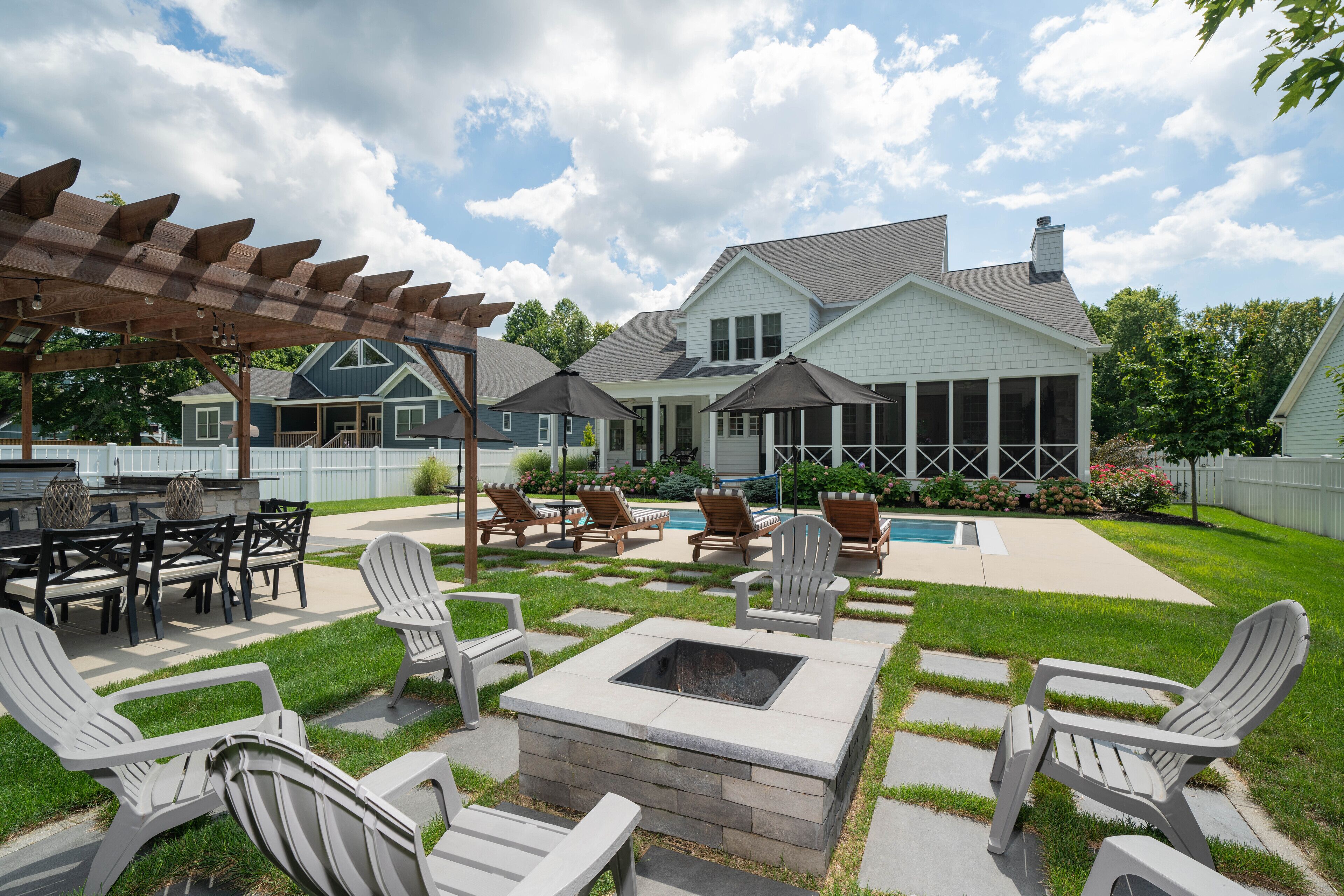 Luxury Retreat w/Pool, Hot Tub, Outdoor Kitchen & Fire Pit