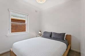 Apartment | 2 Schlafzimmer, laptopgeeigneter Arbeitsplatz, Bügeleisen/Bügelbrett
