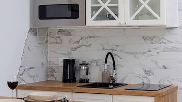 Dụng cụ nấu nướng/bát dĩa/dao nĩa