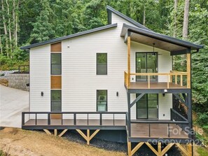 Exterior - Colorful modern suite near Blue Ridge Parkway and Biltmore (Arden)