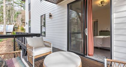 Colorful modern suite near Blue Ridge Parkway and Biltmore