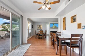 Casa, 3 habitaciones | Restaurantes