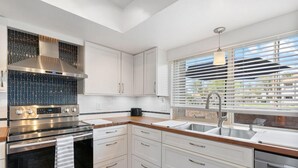 House, 3 Bedrooms | Private kitchen - Casita Dos by Casago (Scottsdale)