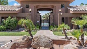 Unclassified image, 5 of 39, button - Cozy at Kierland by Casago (Scottsdale)