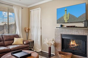 Condo, 2 Bedrooms | Living room