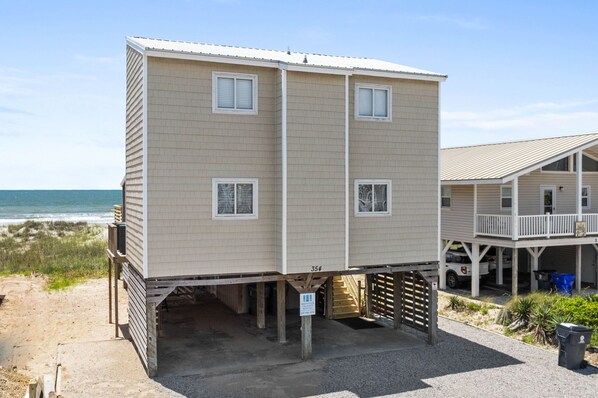 Exterior - Cheek to Cheek at Ocean Isle Beach, Ocean front home with great views and new deck! (Ocean Isle Beach)