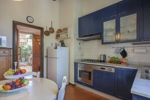 Fridge, stovetop, dishwasher, coffee/tea maker - Casa Bellesi - Sweet Dreams in Florence (Firenze)