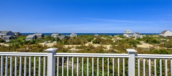 East Sandwich Retreat—Decks, Trails & Bay Views