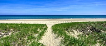 Sagamore Beachfront Cottage Escape