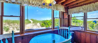 Cute cottage in Cape Shore Village on East Sandwich Beach