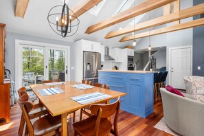 Dining - Gorgeous Cape Cod Retreat Near Town Neck (East Sandwich)