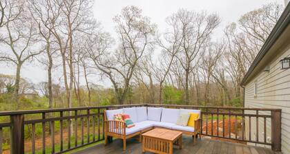 Close to Cape Cod Canal Sleeps 6 with AC