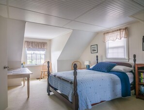 3 bedrooms, iron/ironing board, Internet - Quiet Cape Cottage—Deck, Firepit & AC (East Sandwich)