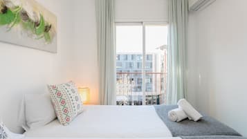 3 slaapkamers, reisbedje, wifi, beddengoed