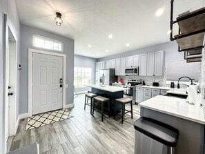 Private kitchen - 4 Bed/2 Bath Pool/spa Luxury Villa In A Resort 4 Bedroom Villa by RedAwning (Kissimmee)