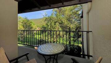 Condo, 2 phòng ngủ | Quang cảnh ban công