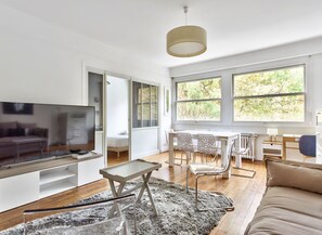 TV - Appartement Chérioux - Welkeys (Paris)