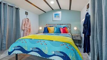 2 bedrooms, desk, iron/ironing board, free WiFi