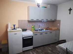 Ferienhaus, Mehrere Betten | Eigene Küche | Kühlschrank, Mikrowelle, Ofen, Wasserkocher
