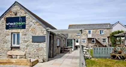 1-bed Apartment in Helston - Resturant and Golf