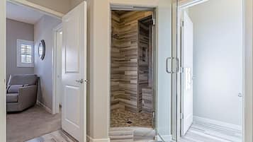 Townhome, 2 Bedrooms | Bathroom | Towels