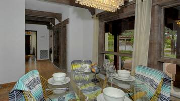 House, 2 Bedrooms | Dining