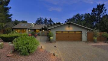 House, 3 Bedrooms | Exterior