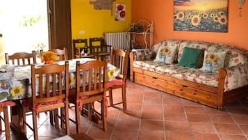 Apartment | Dining