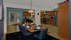 Casa, 3 habitaciones | Restaurantes