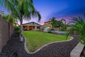 Nhà, 4 phòng ngủ | Ngoại thất