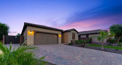 Retreat In Surprise by Casago