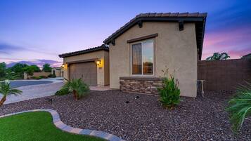 House, 4 Bedrooms | Exterior