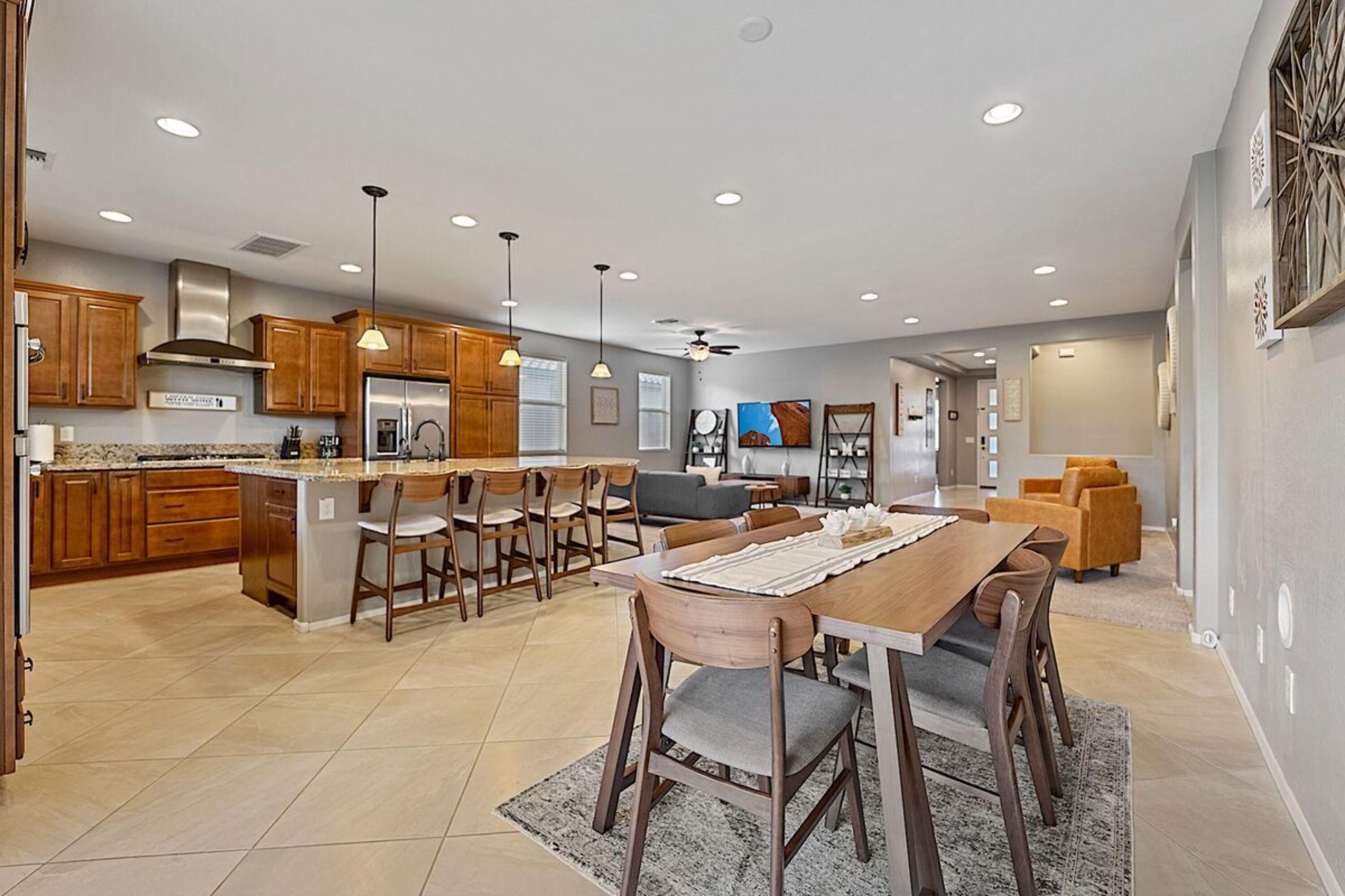 House, 4 Bedrooms | Dining