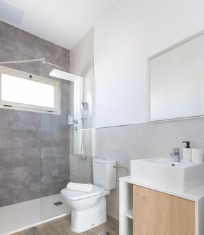 Hair dryer, towels, soap, shampoo - Lola Loft 5 Lajares by iRent Fuerteventura (Lajares (La Oliva))