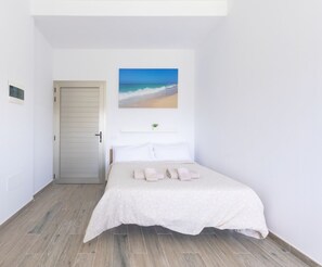 1 chambre, fer et planche à repasser, Wi-Fi gratuit, draps fournis