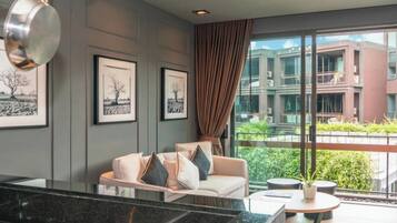 Una televisión de pantalla plana