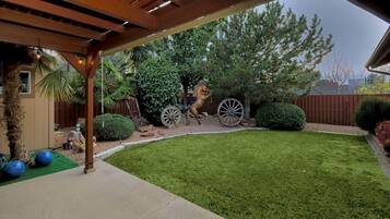 House, 2 Bedrooms | Property grounds