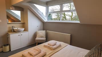 3 bedrooms, individually decorated, individually furnished, free WiFi