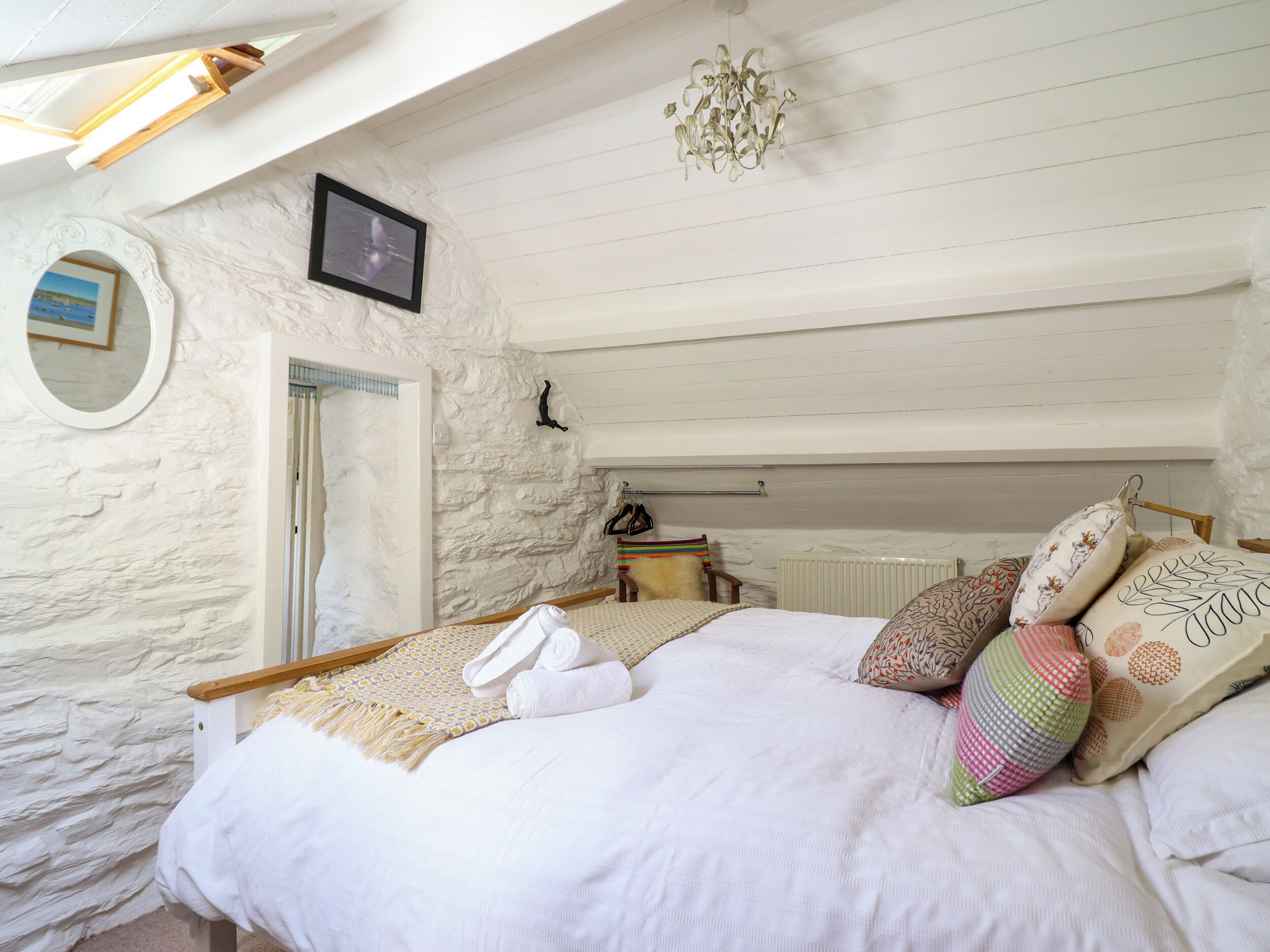 Cottage | 2 bedrooms, individually decorated, individually furnished, free WiFi