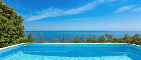 Außenpool (je nach Saison geöffnet)