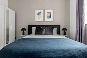 2 habitaciones, tabla de planchar con plancha, wifi y ropa de cama