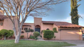 Nhà liên kế, 2 phòng ngủ | Ngoại thất