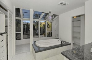 Bathroom - Serenity Chateau by Casago (Sedona)