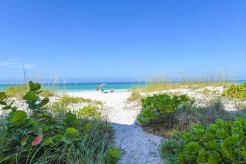 Coquina Beach Club 104 2 Bedroom Condo by RedAwning