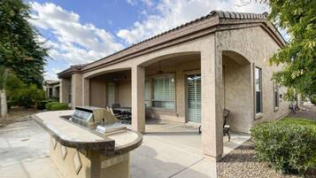 House, 3 Bedrooms | Property grounds