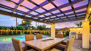 House, 4 Bedrooms | Dining - Luxury Oasis at Old Town by Casago (Scottsdale)
