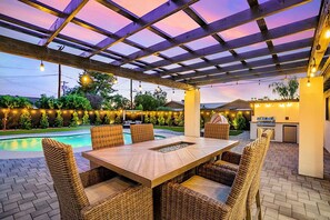 House, 4 Bedrooms | Dining - Luxury Oasis at Old Town by Casago (Scottsdale)