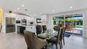 House, 4 Bedrooms | Dining - Luxury Oasis at Old Town by Casago (Scottsdale)