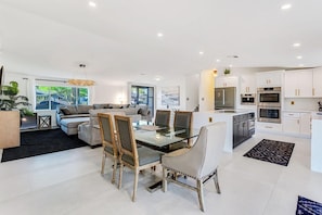 House, 4 Bedrooms | Dining - Luxury Oasis at Old Town by Casago (Scottsdale)