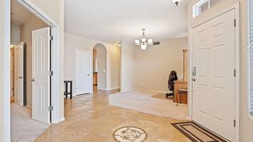 House, 4 Bedrooms | Interior